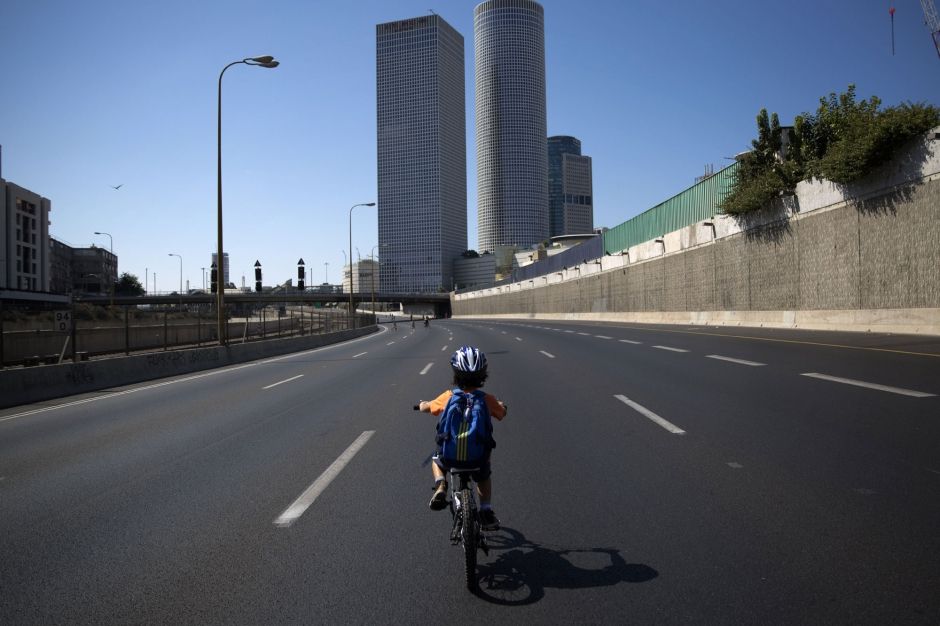 Francia, uomo salvato dal figlio si suicida: gesto eroico Kevin vano