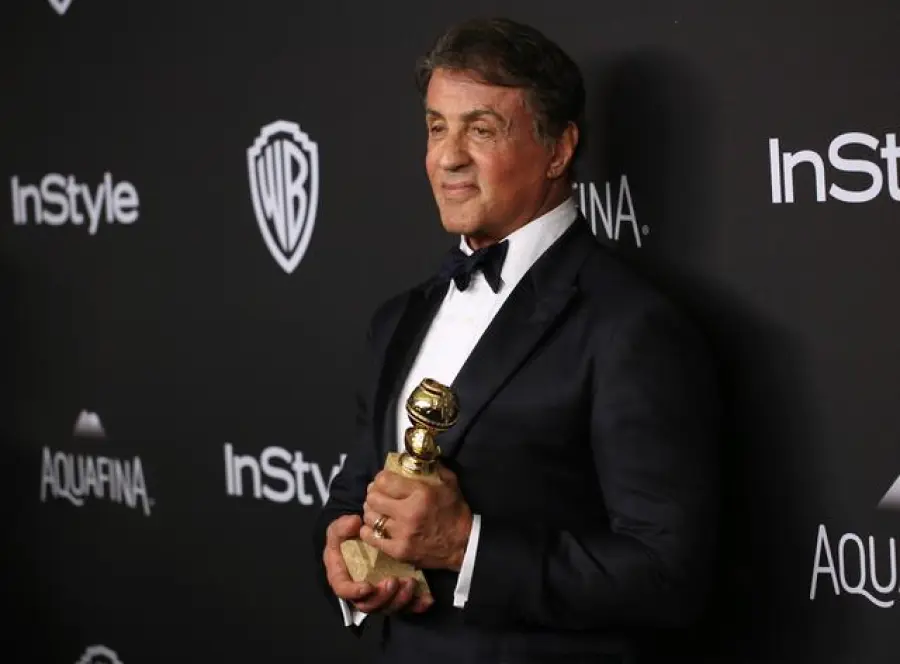 Sylvester Stallone vince Golden Globe grazie a Rocky: premio come miglior attore non protagonista
