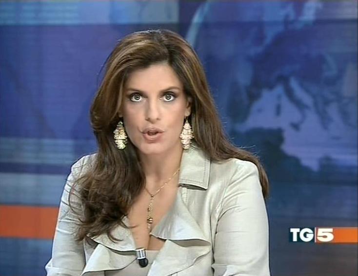 Cristina Bianchino: malessere durante Tg5, sostituita da Matteo Berti, Mimun rassicura