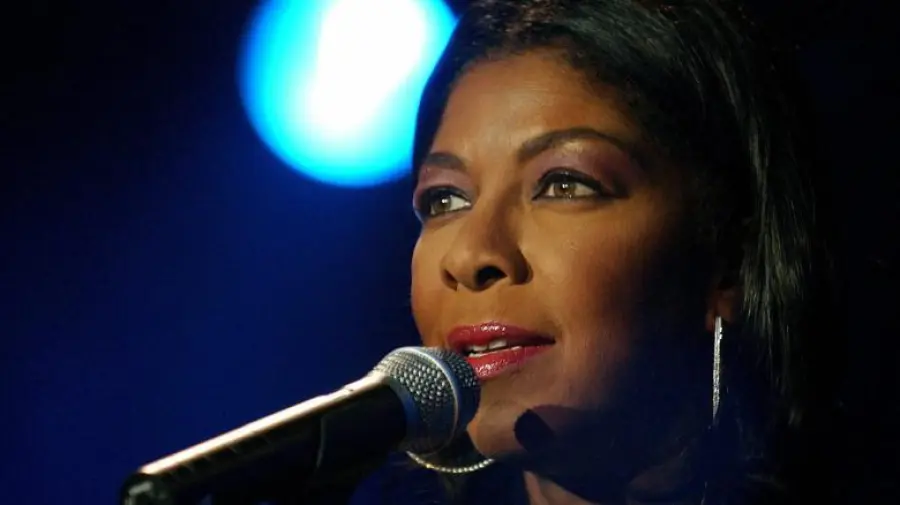 Natalie Cole morta per insufficienza cardiaca: figlia di Nat King