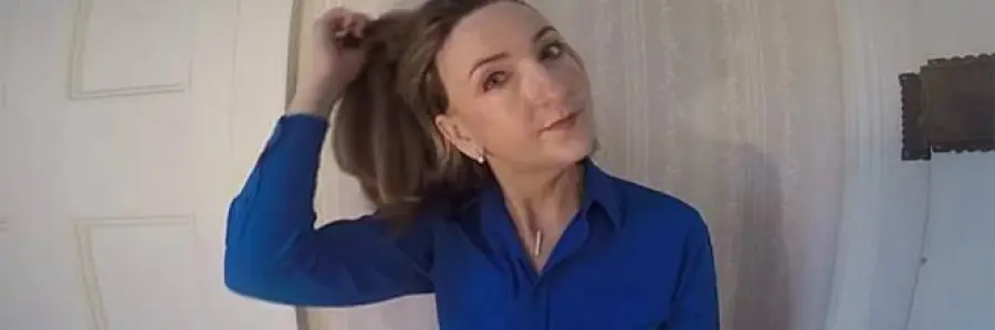 Chemioterapia: giornalista BBC 2 si toglie parrucca in diretta e rivela malattia