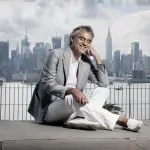 Andrea Bocelli improvvisa concerto a New York per senzatetto: gesto filantropico che gli fa onore