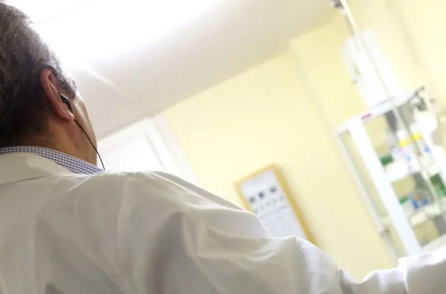 Cuneo, finto medico denunciato: paziente grave raggirata