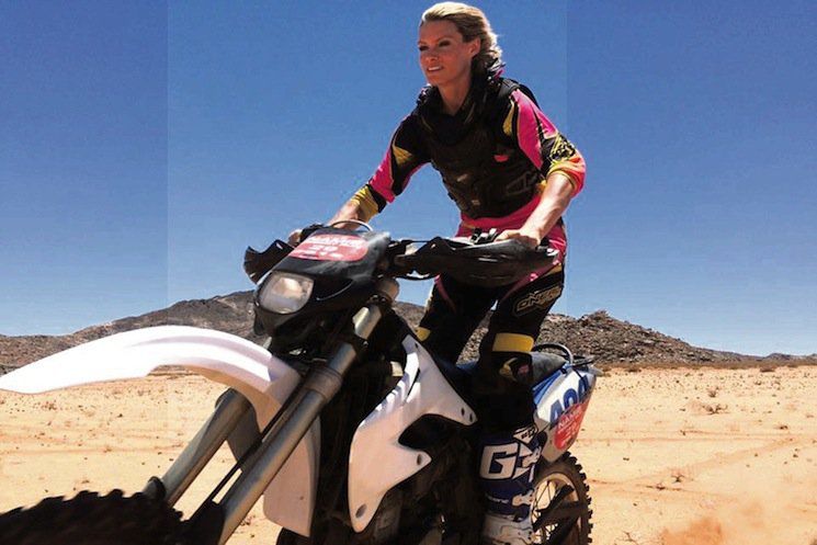 Stuntwoman Olivia Jackson subirà amputazione braccio: controfigura Milla Jovovich