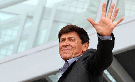 Gianni Morandi compie 71 anni, foto su Facebook: sport per mantenersi giovane