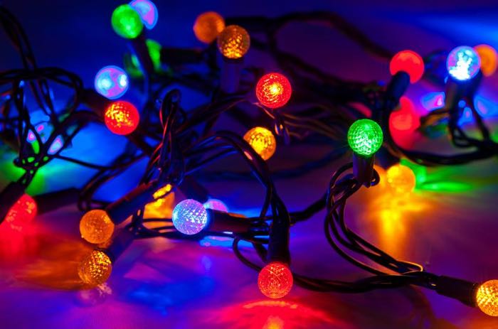 Wi-Fi: segnale peggiora con luci natalizie, router va allontanato