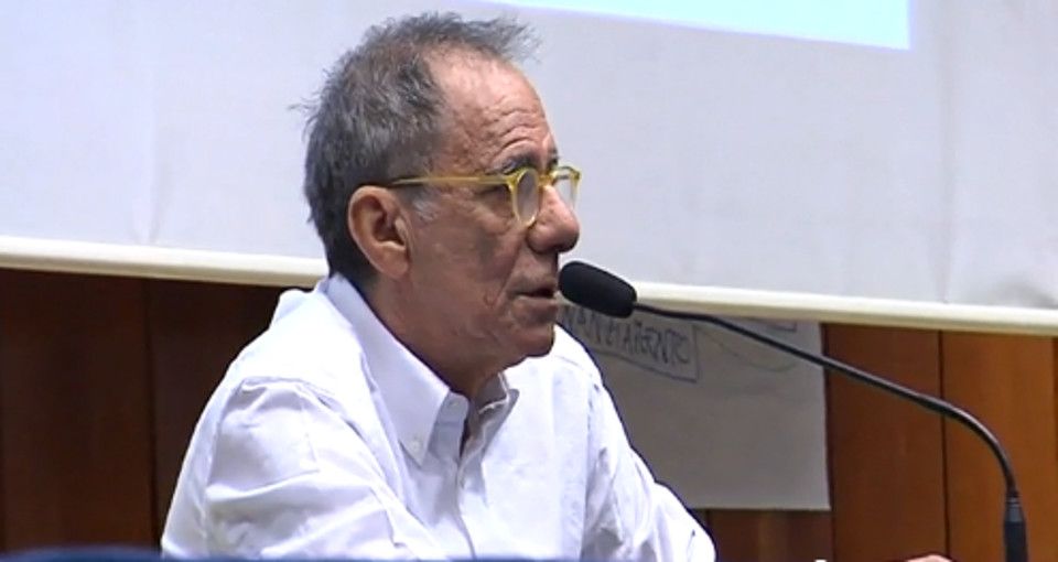 Roberto Vecchioni deplora Sicilia: "Isola di merda", intervento choc all'Università