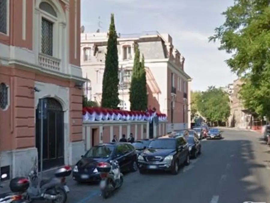 Roma, ambasciata Indonesia in fiamme: Pinciano sconvolto. Un ferito e 3 intossicati