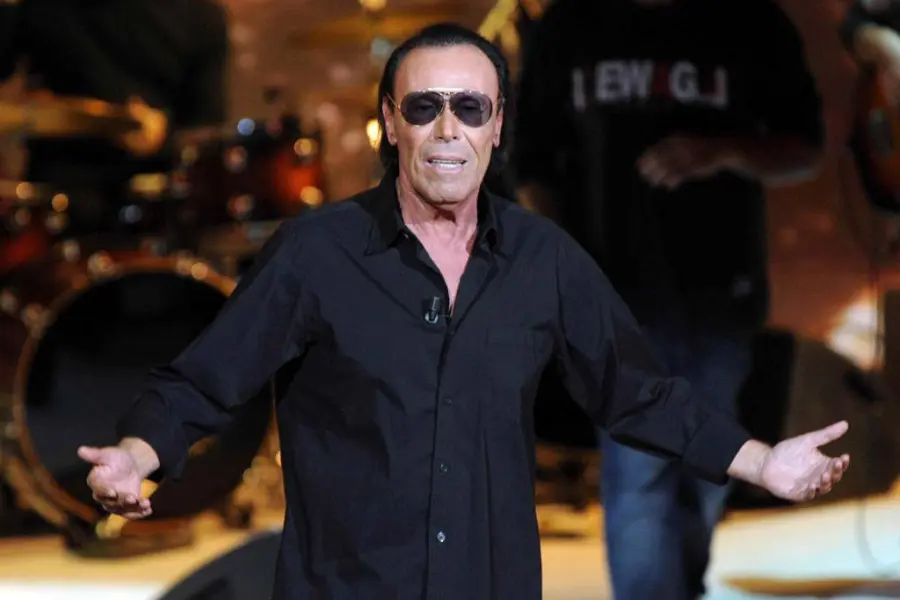 Antonello Venditti Chiede Scusa a Madre Ciro Esposito e la Invita al Concerto