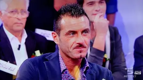 Uomini e Donne: Sossio Aruta Corteggiatore al Trono Over, dal Calcio alla Tv