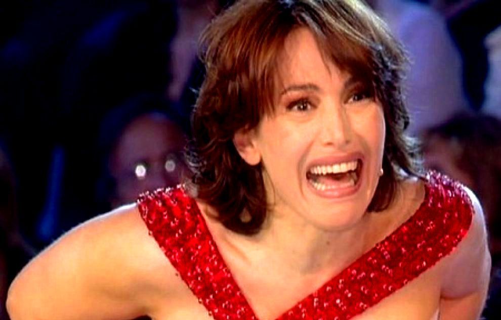 Paolo Romani Critica Barbara D'Urso per Puntata su Attentati di Parigi: "Inadeguata e Insopportabile"