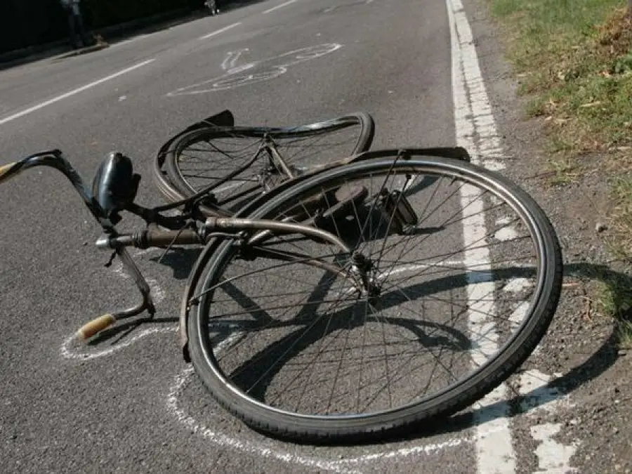 Roma, Ciclista Travolto da Pirata della Strada: Dramma a Borgata Finocchio