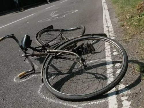 Roma, Ciclista Travolto da Pirata della Strada: Dramma a Borgata Finocchio