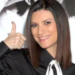 Laura Pausini: Domani Uscirà 