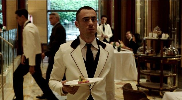 "Alaska", Capolavoro di Cupellini al Cinema: Elio Germano Cameriere a Parigi