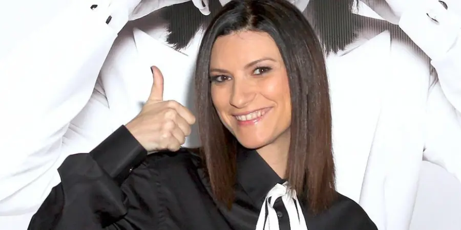 Laura Pausini: Domani Uscirà "Simili", Brani Firmati da Antonacci e Sangiorgi