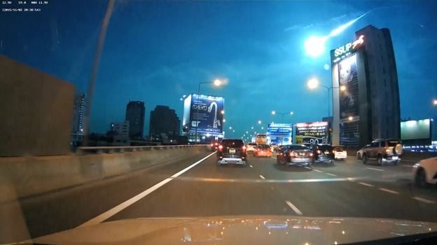 Bangkok: Meteorite Dà Spettacolo, Palla di Fuoco Verde