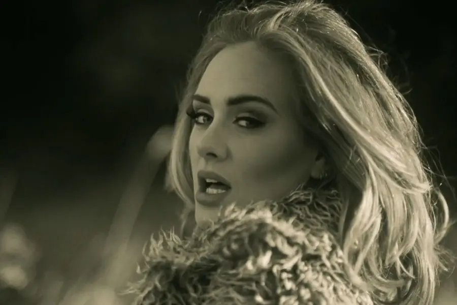 Adele, "Hello" Balza in Vetta alle Classifiche Mondiali: E' un Plagio?