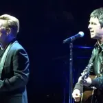 U2 e Noel Gallagher Cantano 