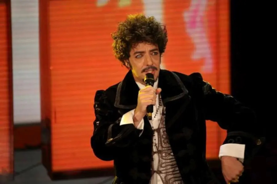 "Maximilian", Max Gazzè Presenta Opera 'Poliedrica'