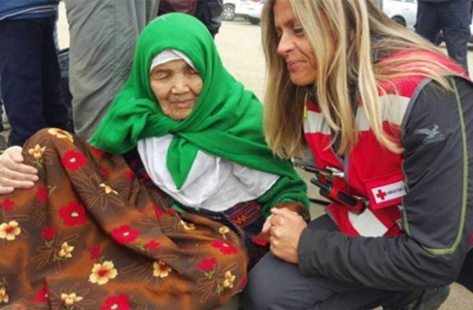 Bibihal Mirzaji, Migrante di 105 Anni che Sogna la Svezia