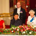 Kate Middleton: Abito Rosso e Tiara di Diamanti nel Dinner per Jinping