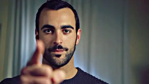 Marco Mengoni Incassa Best Italian Act: 