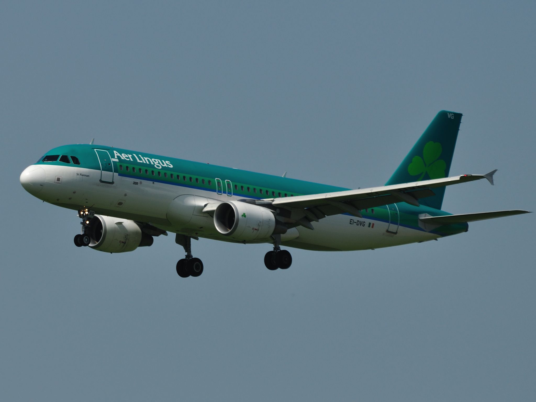 Sconcerto in Volo: Brasiliano Morde Passeggeri e Muore, Aveva Ingoiato Ovuli di Cocaina