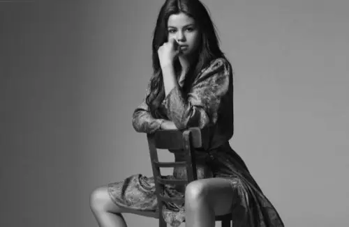 Selena Gomez: Nuda su Copertina 