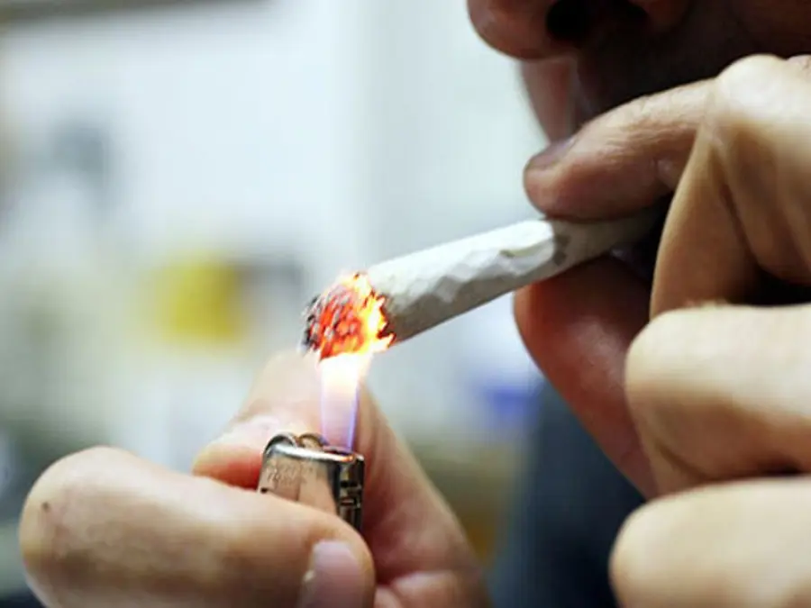 Cassazione, Fumare Spinelli sul Posto di Lavoro Giustifica Licenziamento