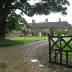 Kate e William: No-Fly Zone su Residenza Norfolk per Tutela Privacy George e Charlotte