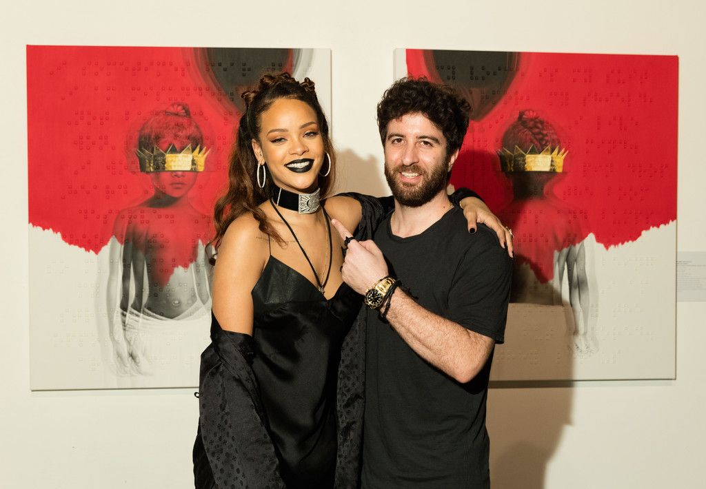 Rihanna e Roy Nachum: Sinergia Fruttuosa per "ANTI", Disco anche per Non Vedenti