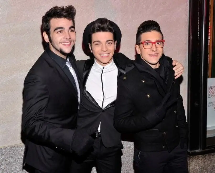 Il Volo Insudiciano e Danneggiano Camera Hotel: Ginoble Smentisce su Twitter