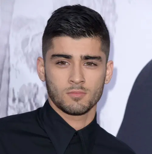 One Direction, Zayn Malik Innamorato? Foto con Biondina su Instagram