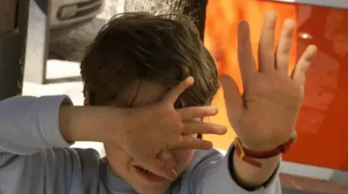 Sconcerto a Collecchio: Maestra Asilo Nido Picchiava Bimbi, Arrestata