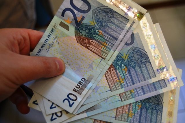 Smerciava Banconote False: Avvocato del Cadore Arrestato