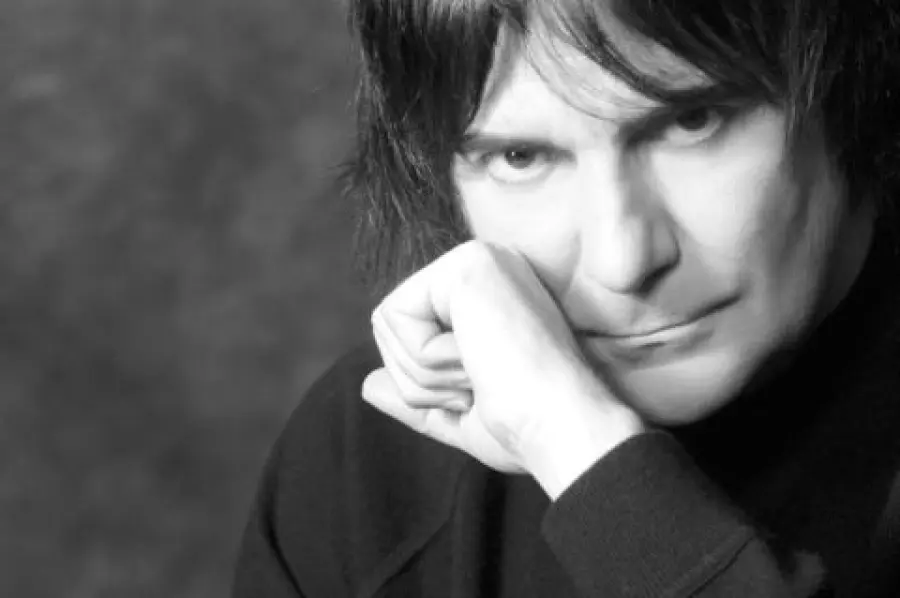 Renato Zero Festeggia 65 Anni: Originale Interprete dell'Italia che Cambia