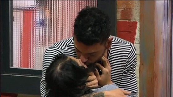 Primo bacio al Grande Fratello