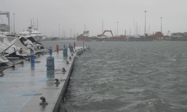 Meteo, Maltempo in Versilia: Fulmine Colpisce Alimentatore Convogli