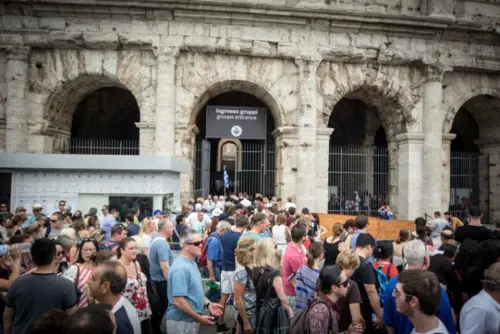 COLOSSEO CHIUSO PER ASSEMBLEA SINDACALE: TURISTI SCONCERTATI