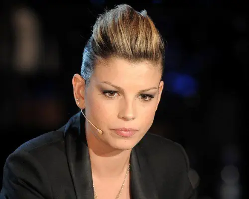 Emma insulta fan Carmen Consoli su Twitter: 