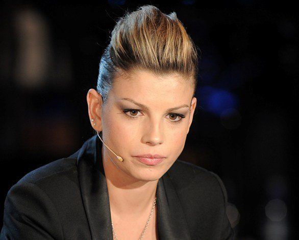 Emma insulta fan Carmen Consoli su Twitter: 