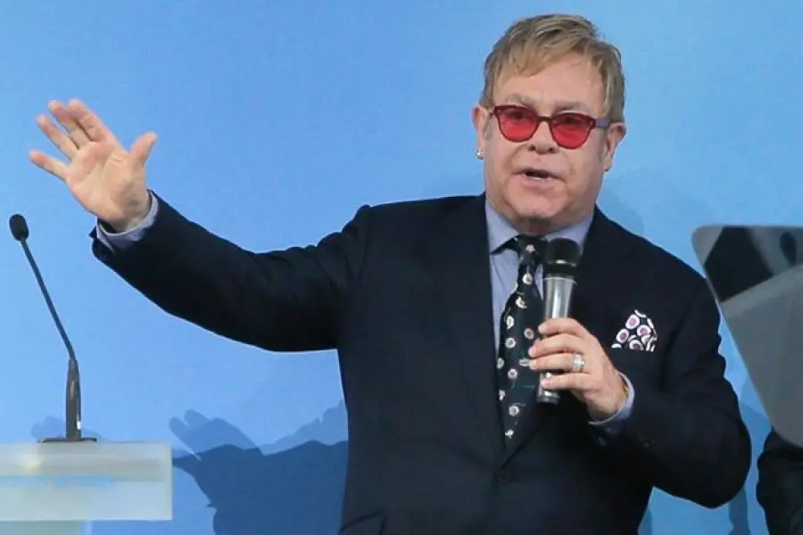 Elton John bacchetta Ucraina su diritti gay: 
