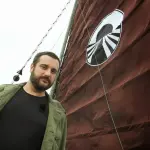 Pechino Express, edizione 2015 più gay: Costantino conduttore e confidente