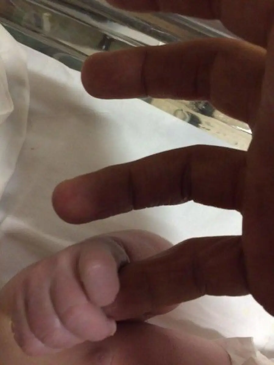 Costantino Vitagliano diventa papà: è nata la piccola Ayla