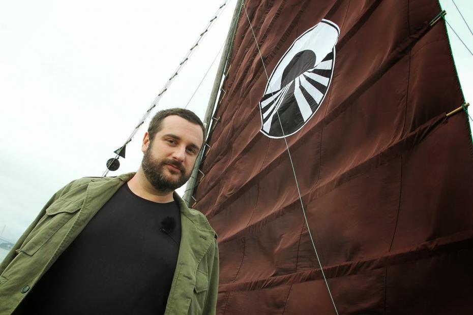 Pechino Express, edizione 2015 più gay: Costantino conduttore e confidente