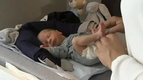 Svezia, riceve utero dalla madre e partorisce: ora vuole altro figlio