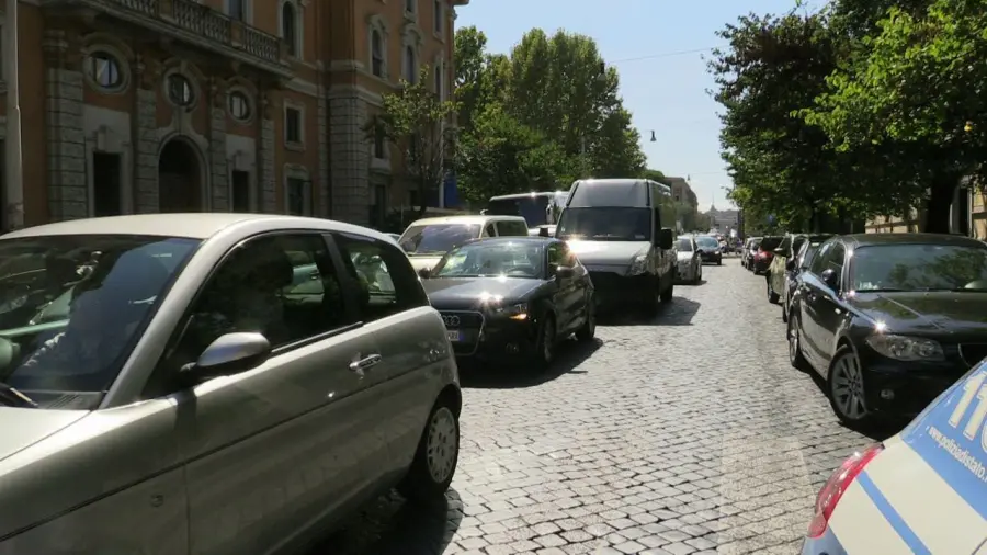 Roma, incidente Piazza del Popolo. Padre vittima: 