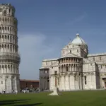 Pisa, voyeur a Piazza dei Miracoli: filmava parti intime turiste