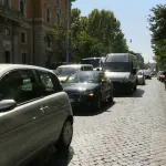 Roma, incidente Piazza del Popolo. Padre vittima: "Qui si dovrebbe andare a trenta all'ora"